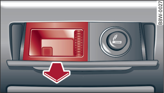 Илл. 72 Центральная консоль: задняя пепельница